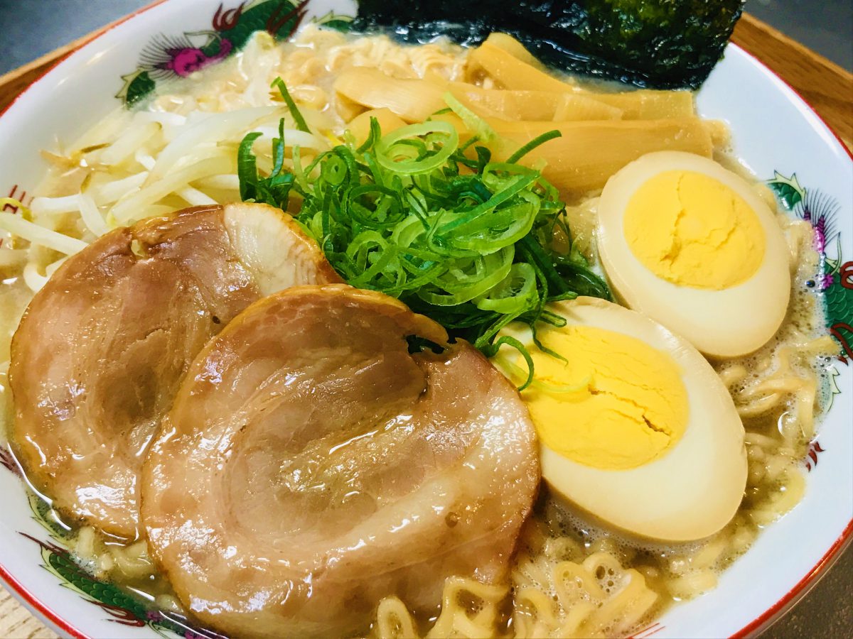 よゐこ濱口の夢 ブタメンを3個使ったガチラーメンをドラッグストアの商品だけで作って食べてみた ニコニコニュース