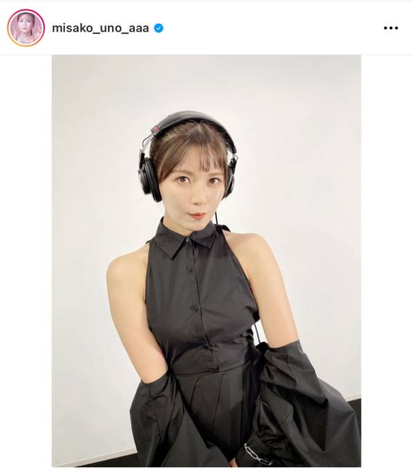 a宇野実彩子 大胆肩見せのブラックワンピ姿に反響 肌とぅるとぅる 色気すご ニコニコニュース