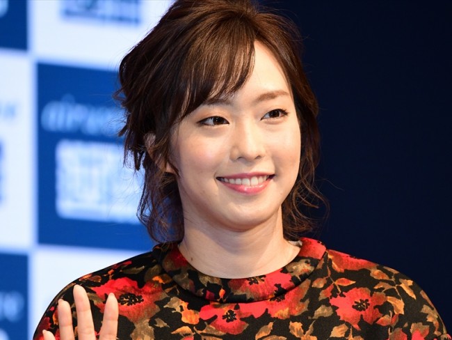 石川佳純 母親との幼少期写真に反響 ママも美人さんですね ニコニコニュース