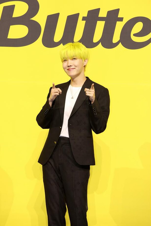 Btsのj Hope バター色の髪 と バターキムチチャーハン でやる気とコメディセンスをアピール 台無しになった ニコニコニュース