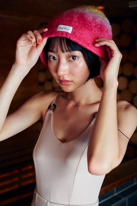 武田玲奈が表紙登場、完売続出の『SAUNA BROS.』vol.2発売決定