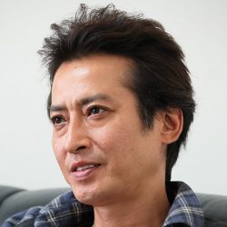 大沢樹生 長男との墓参り報告にファンから 樹生さんの若い頃に似てる の声 ニコニコニュース