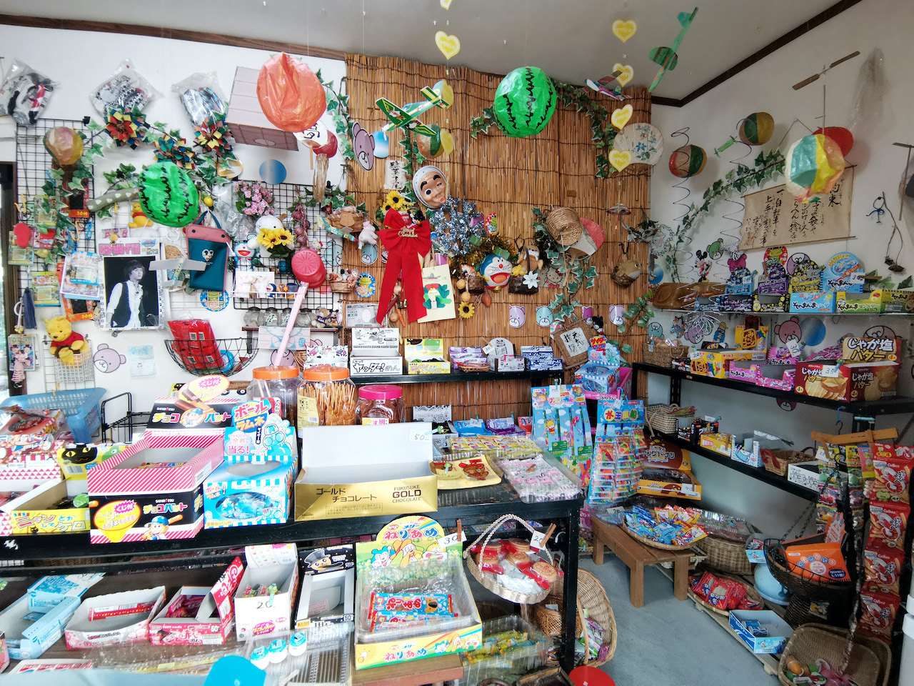 宮永篤史の駄菓子屋探訪１ 静岡県浜松市中区 駄菓子屋みずの 自動車整備工場の一角にある駄菓子屋との偶然の出会い ニコニコニュース