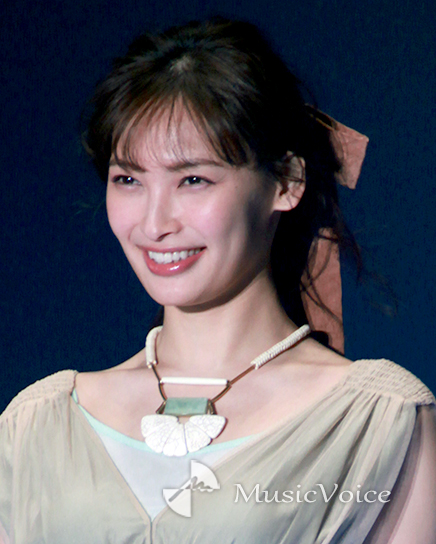 大政絢 ショートパンツの私服 脚きれい 美しい ニコニコニュース