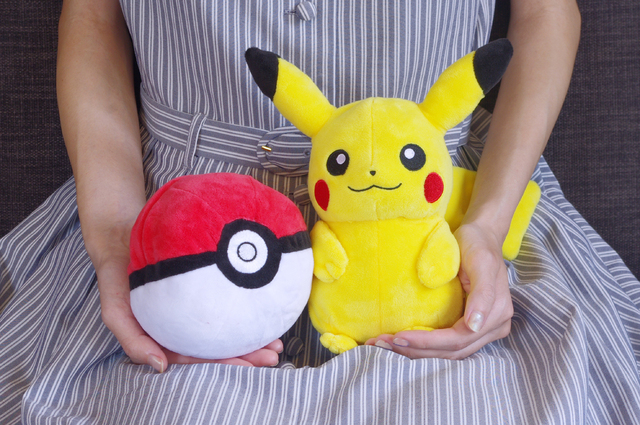 ひっくり返すとポケモンになる ポケモン くるりんぬいぐるみ 7月31日 土 発売 ニコニコニュース