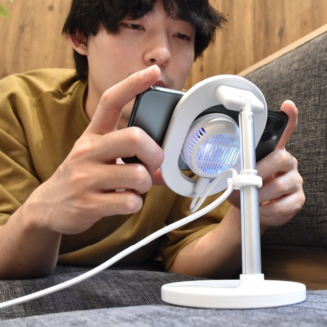 スマホに貼り付けて直接冷やす スタンド付きスマホ冷却パッド ゲーミングスマクール ニコニコニュース