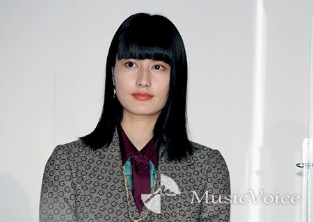 橋本愛 今年の夏こそギャルに デニムショートパンツ姿で生足美脚 ニコニコニュース